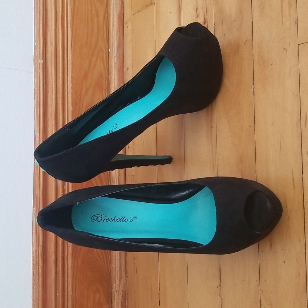Black and Mint Studded Peep Toe Breckelles Size 8
